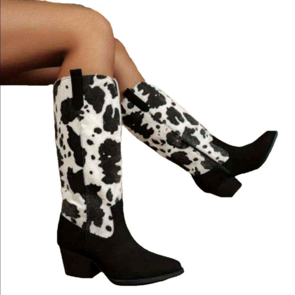 ⭐️NWT Faux COWSKIN Boots size 7